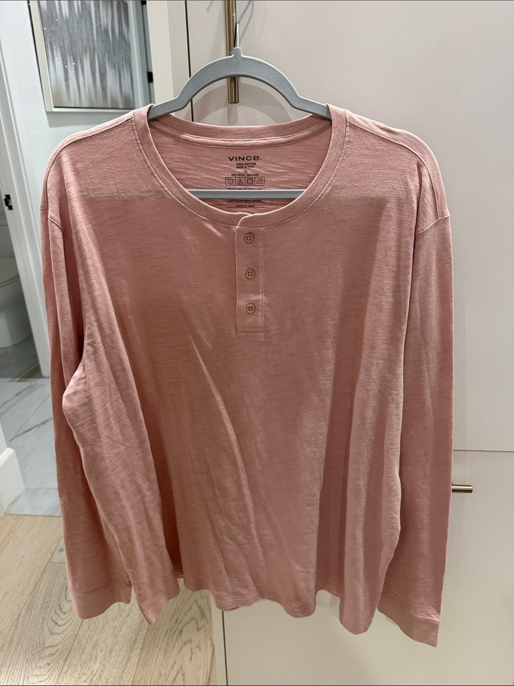 Vince Men's Long-Sleeve Henley in Dusty Rose